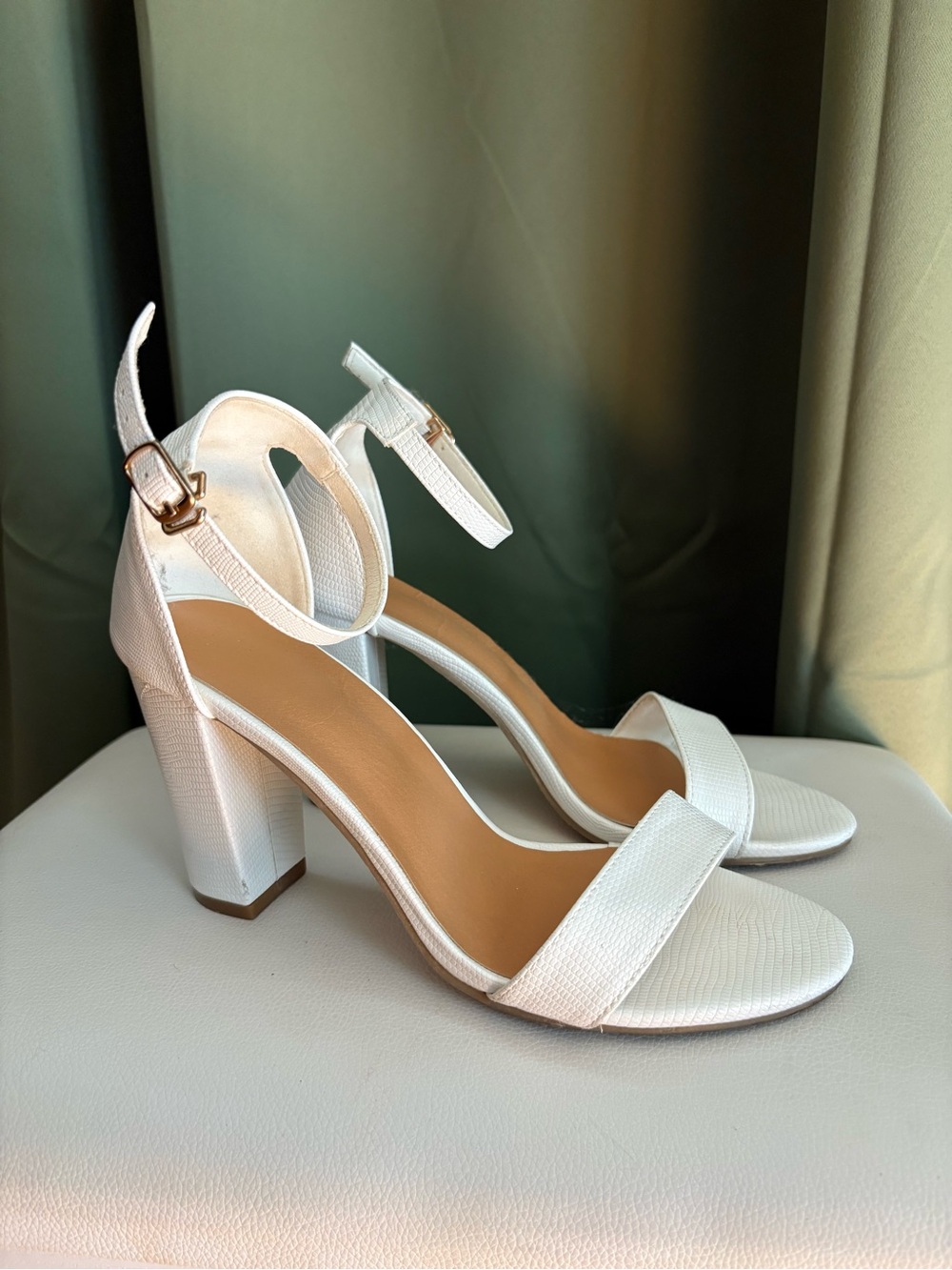 SHEIN White Textured Block Heel Sandals with Ankle Buckle